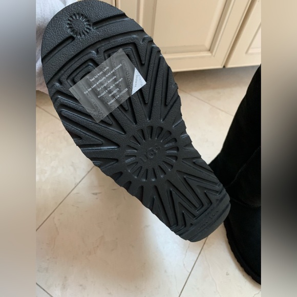 NEW! ✨UGG Classic Tall Boots - Picture 12 of 14